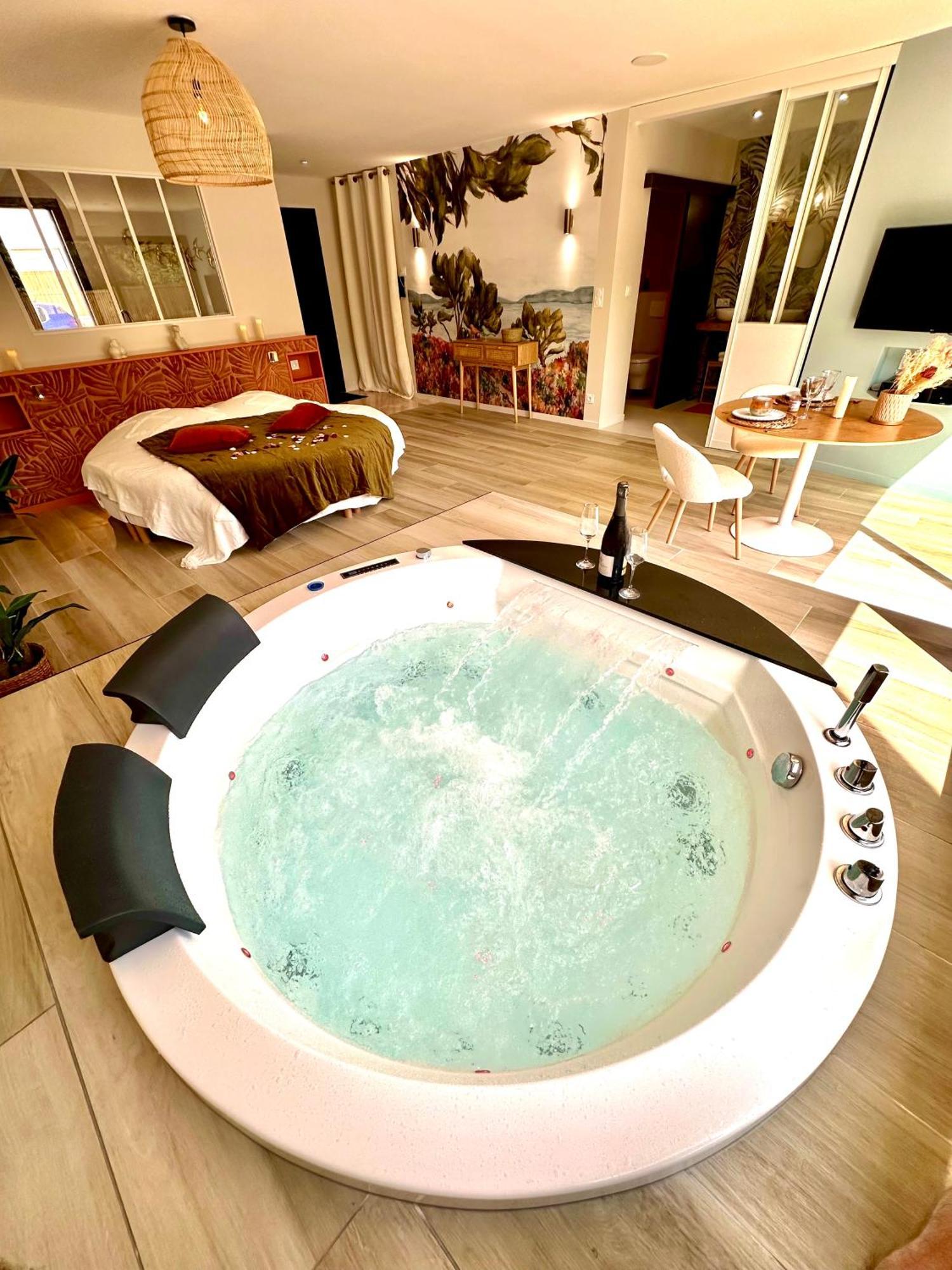 Les Suites Du Payre - Suite Romance Saint-Hilaire-de-Talmont Eksteriør bilde