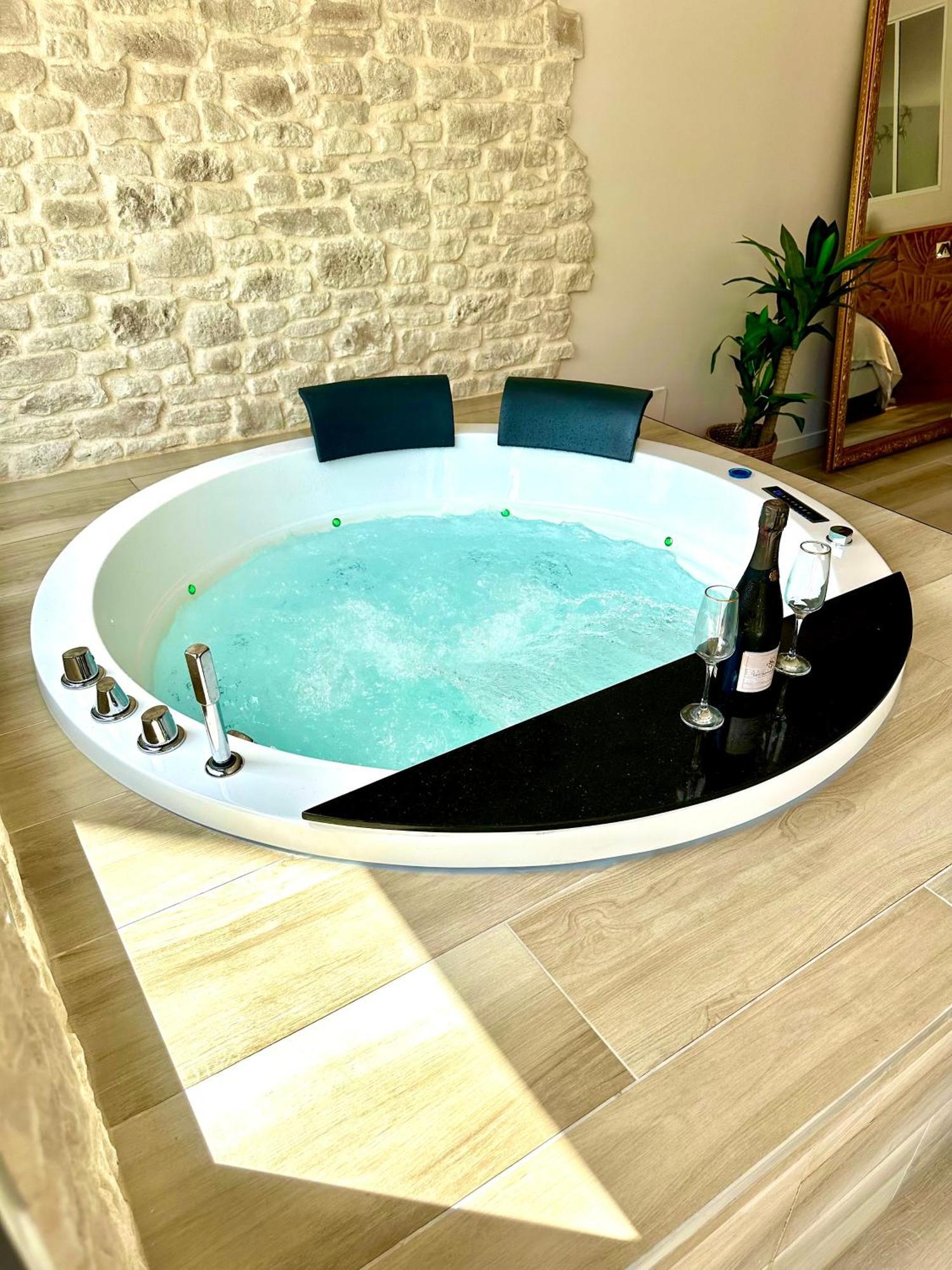 Les Suites Du Payre - Suite Romance Saint-Hilaire-de-Talmont Eksteriør bilde