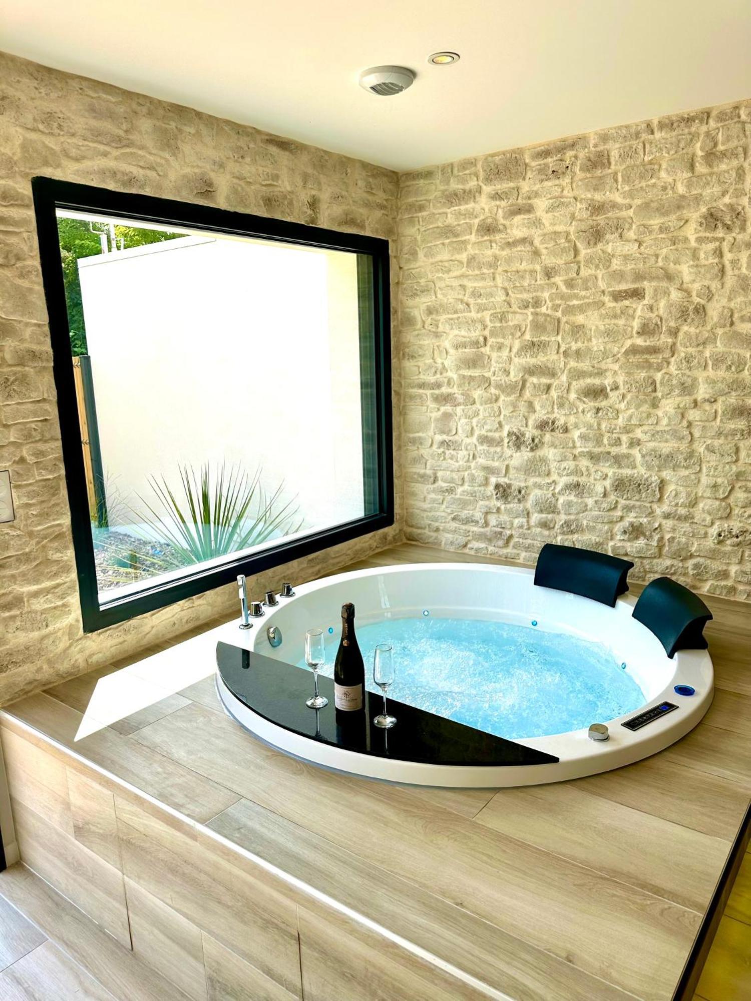 Les Suites Du Payre - Suite Romance Saint-Hilaire-de-Talmont Eksteriør bilde
