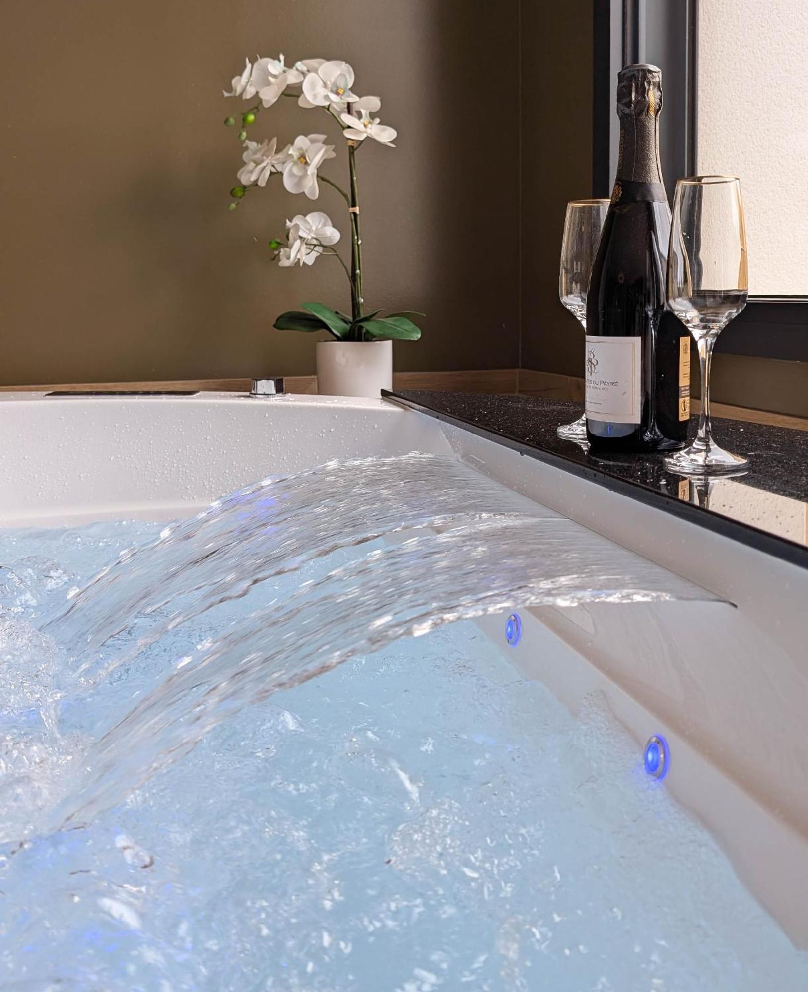 Les Suites Du Payre - Suite Romance Saint-Hilaire-de-Talmont Eksteriør bilde
